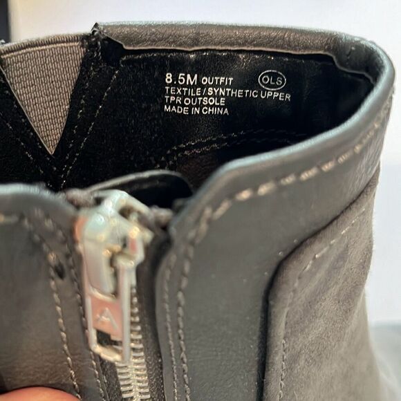NWOT Aerosoles gray ankle boots - Picture 9 of 9